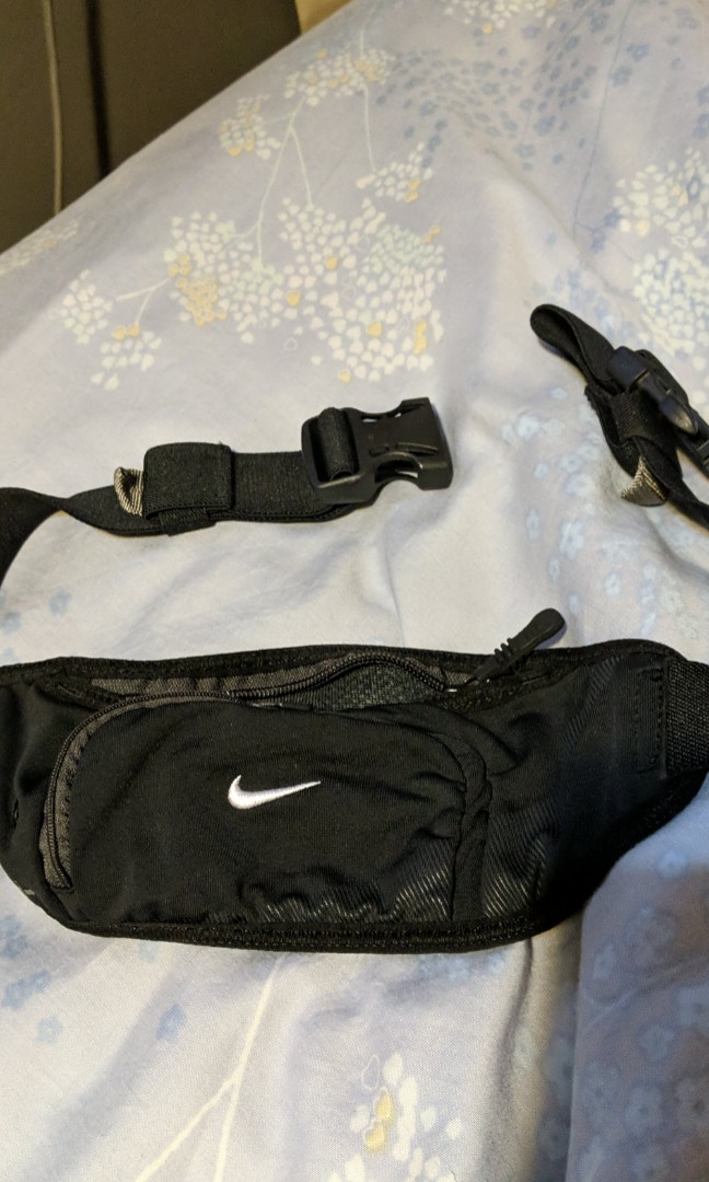 nike running pouch