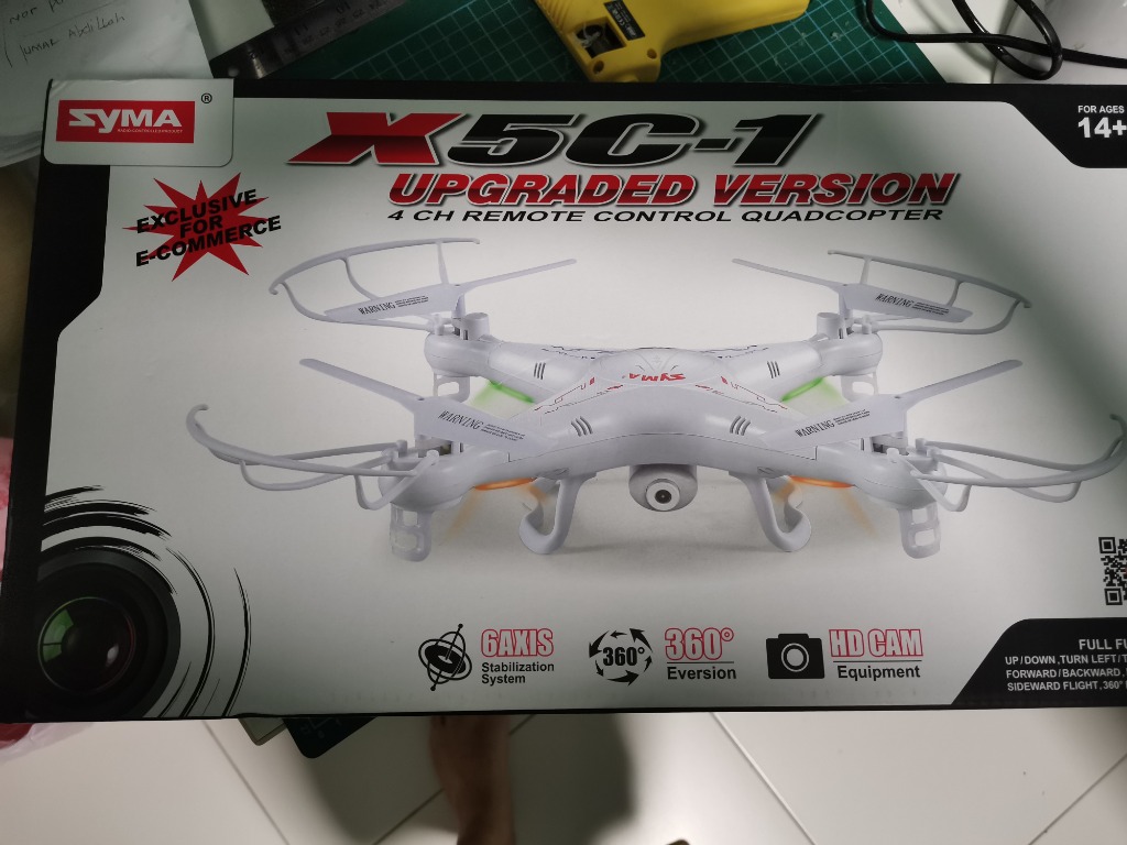 Syma X5C 1 Upgraded Edition Drone Quadcopter with additional