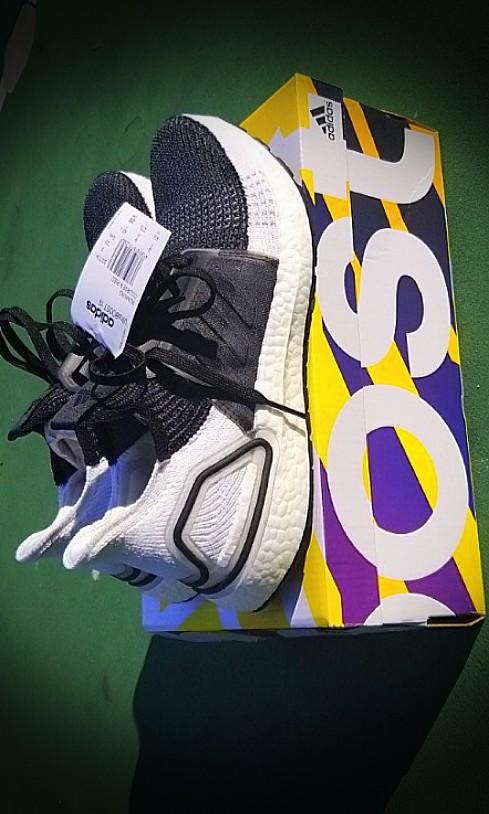 ultraBOOST 19 RUNNING A COURSE PIED Men s Fashion Footwear Sneakers on Carousell