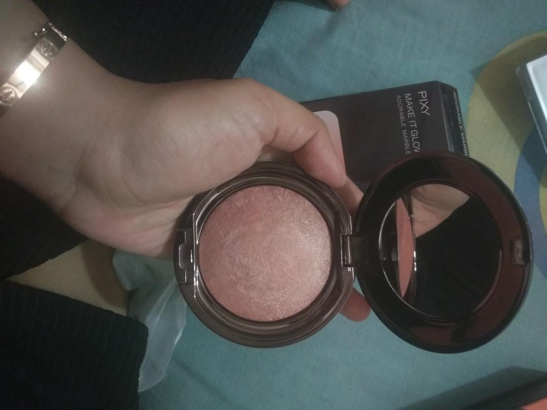 Blush Adorable Marble Pixy Make It Glow Kesehatan Kecantikan Rias Wajah Di Carousell