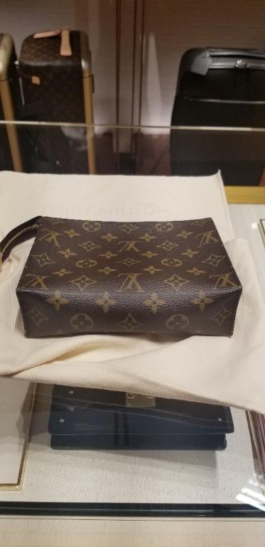 LOUIS VUITTON Monogram Toiletry Pouch On Chain Insert 1134745