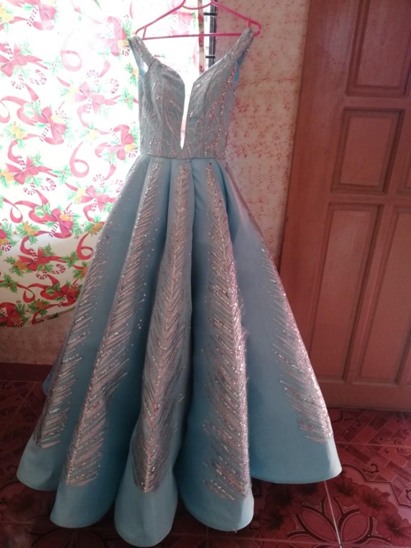 Winter wonderland clearance formal attire