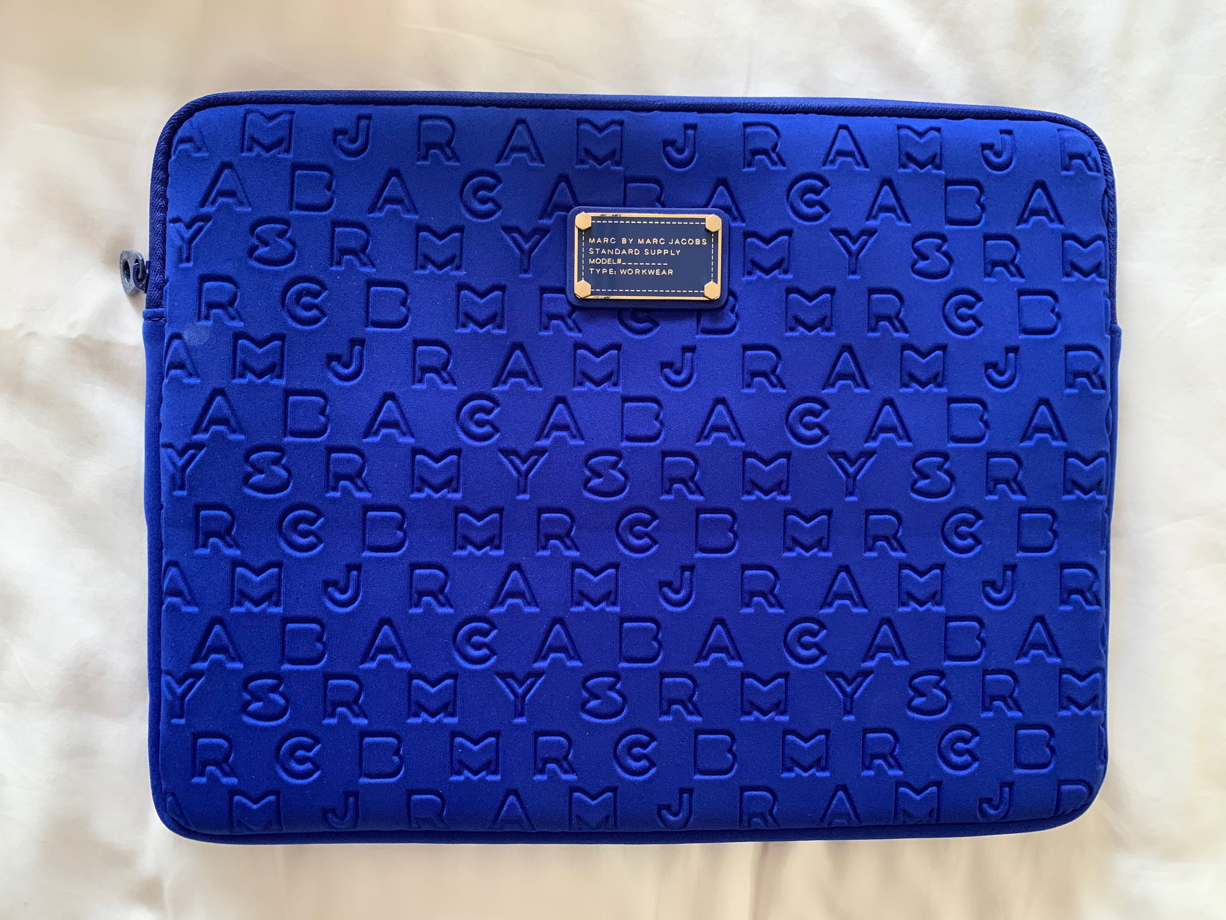 Afvigelse Gå ud bakke Marc Jacobs Laptop Cover Sleeve (fit up to 15inch) - new, Mobile Phones &  Gadgets, Mobile & Gadget Accessories, Cases & Sleeves on Carousell