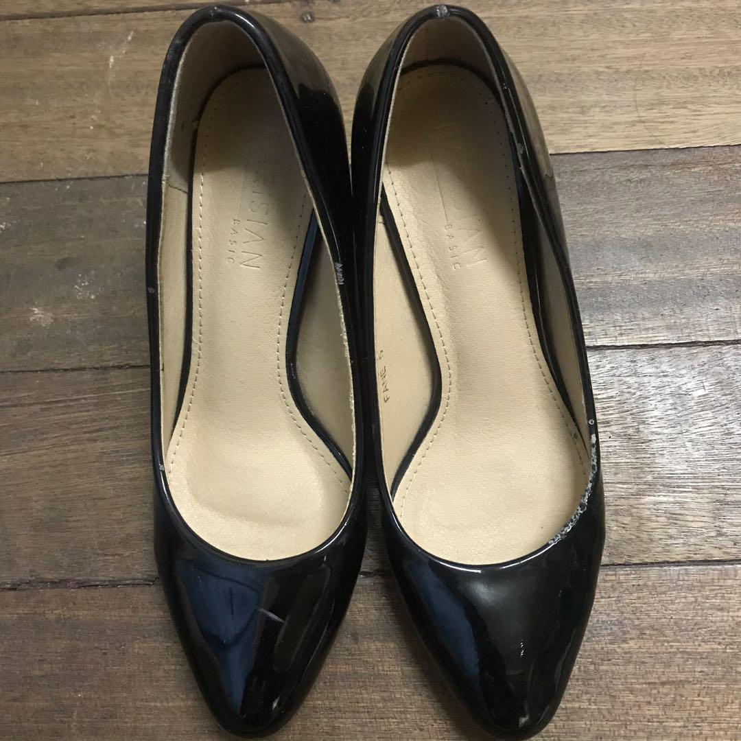 3 inch black pumps