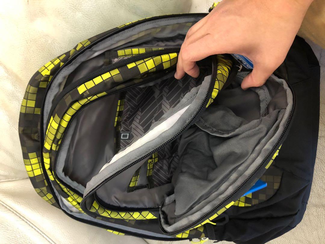 Columbia Laptop Bag 電腦背囊, 興趣及遊戲, 旅行, 旅遊 旅行必需品及用品 Carousell