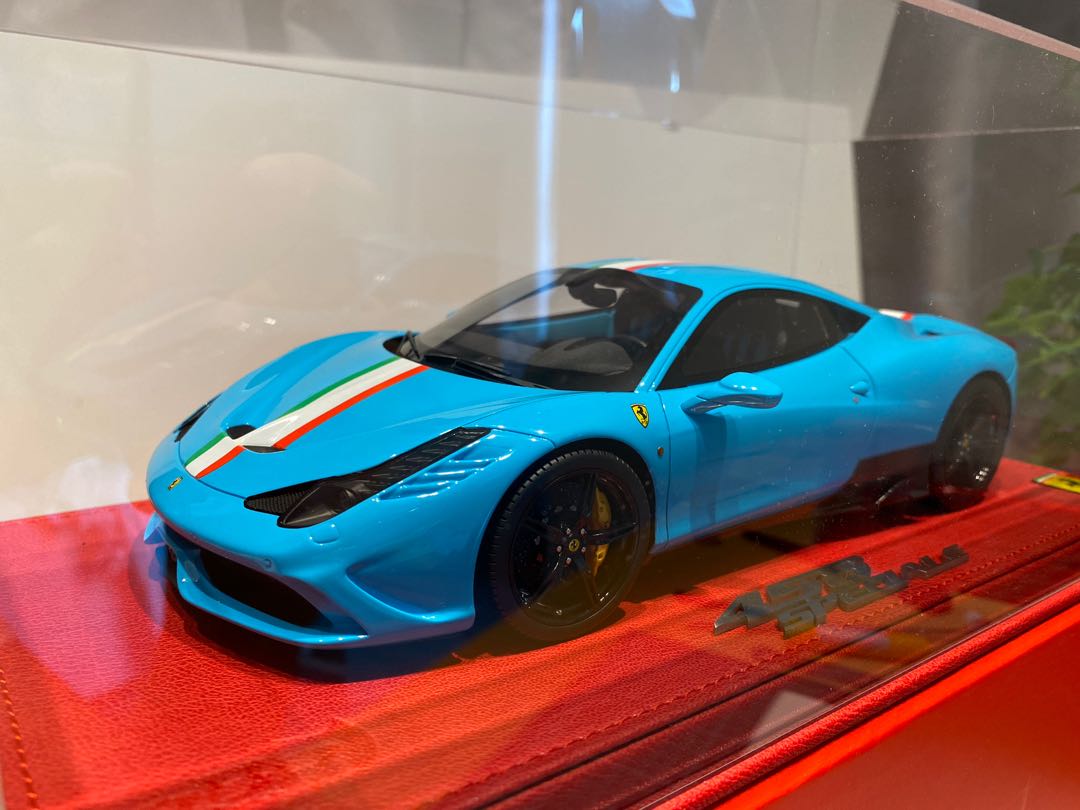Ferrari 458 Speciale baby blue/ Italia flag 1:18, 興趣及遊戲, 玩具
