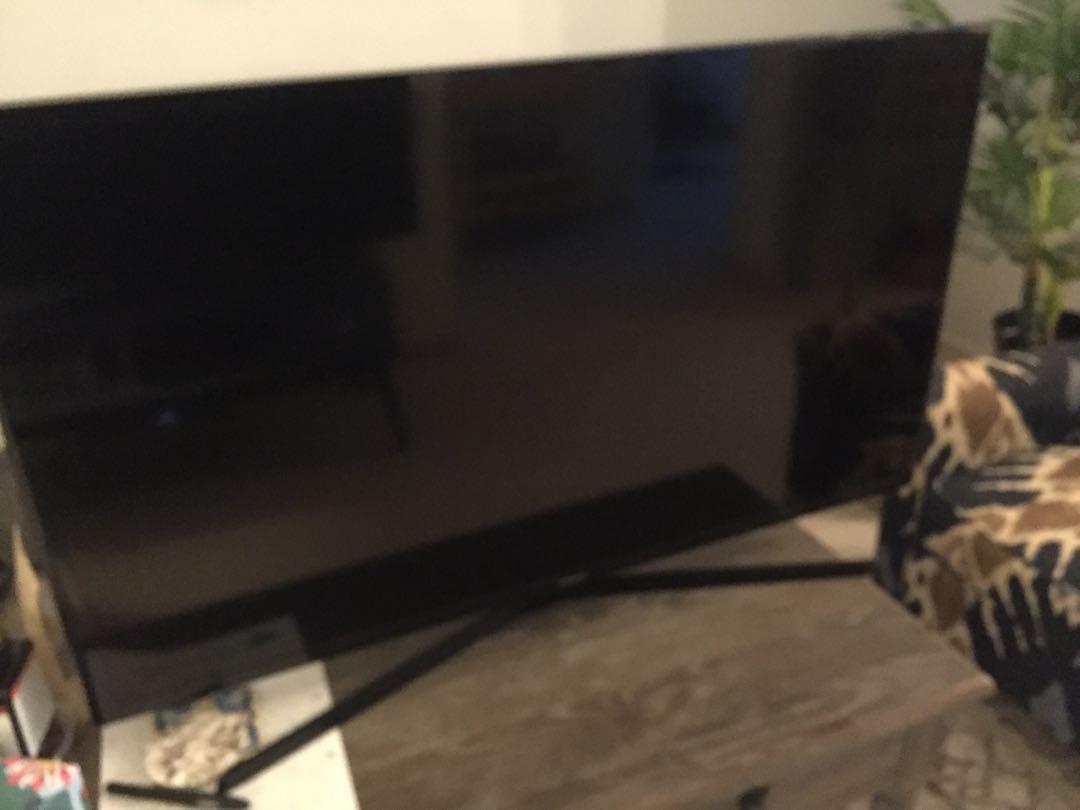 Samsung TV 40 inch in great form!, TV & Home Appliances, TV ...