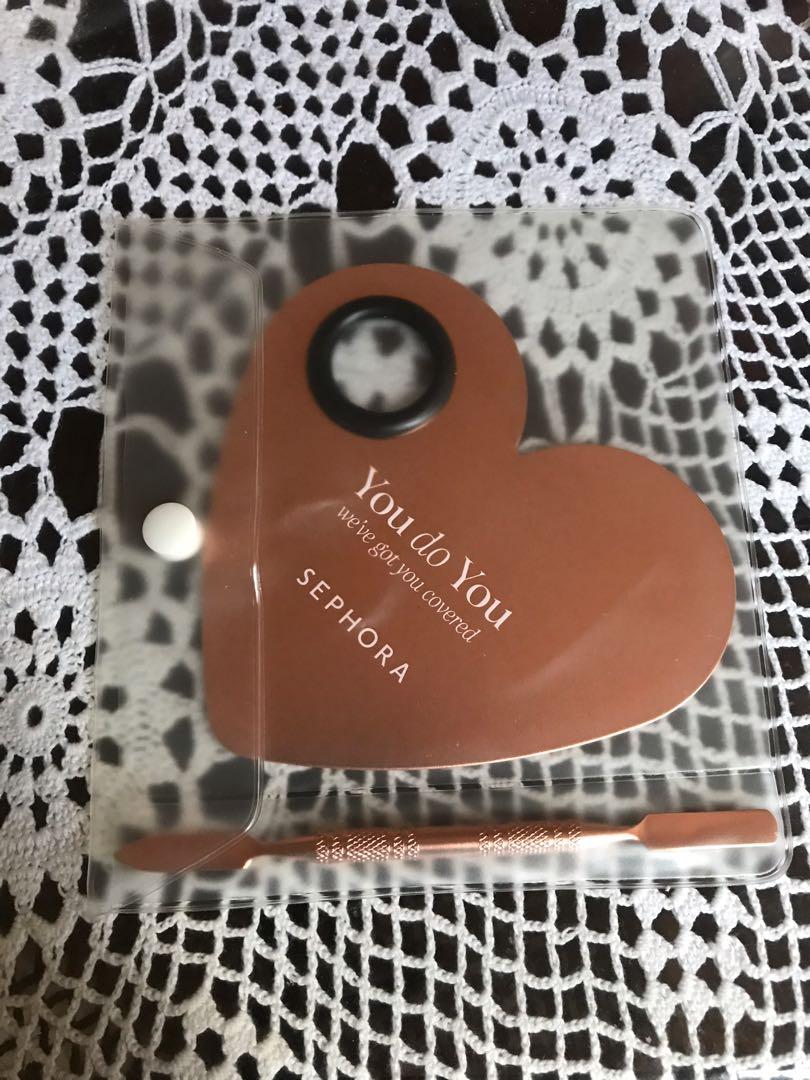 Sephora Mixing palette (Category: Face Care) located in Batangas. Submitted by malayangmakeup (Listing ID 269635658, Image 1). Description: .