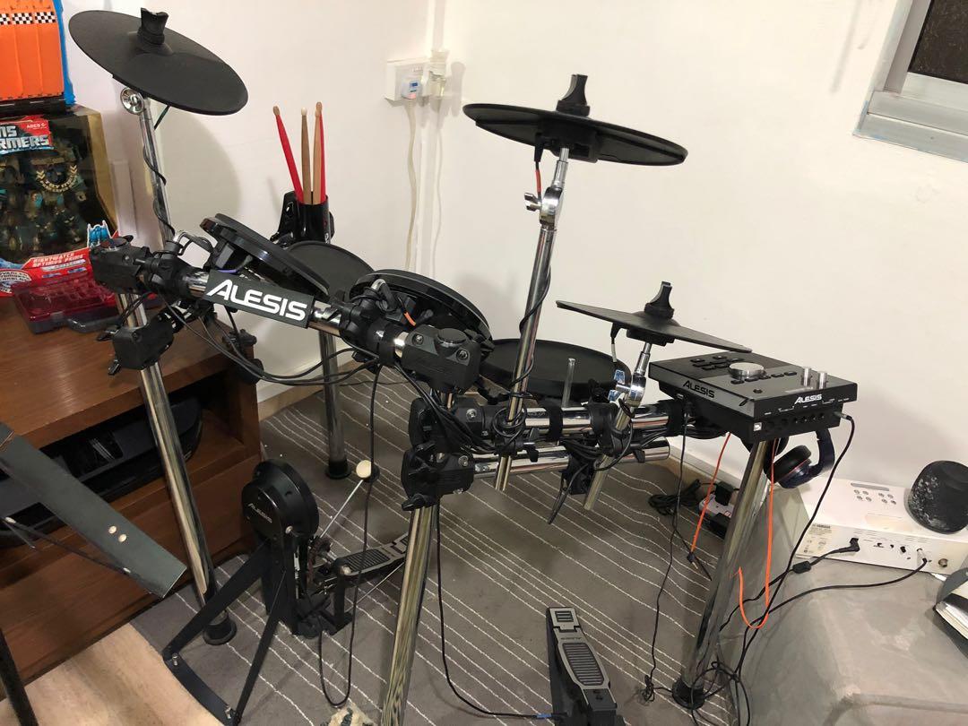 Alesis Drum Set, Hobbies & Toys, Music & Media, Musical Instruments on
