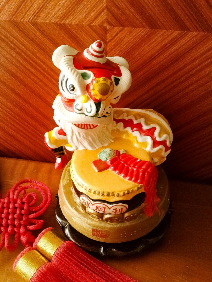 Bhl Bank Coin Bank Ban Hin Lee Bank Berhad Ceramic Pottery Vintage The Lion Dance Coin Piggy Bank 万兴利瑞獅呈祥 Vintage Collectibles Vintage Collectibles On Carousell