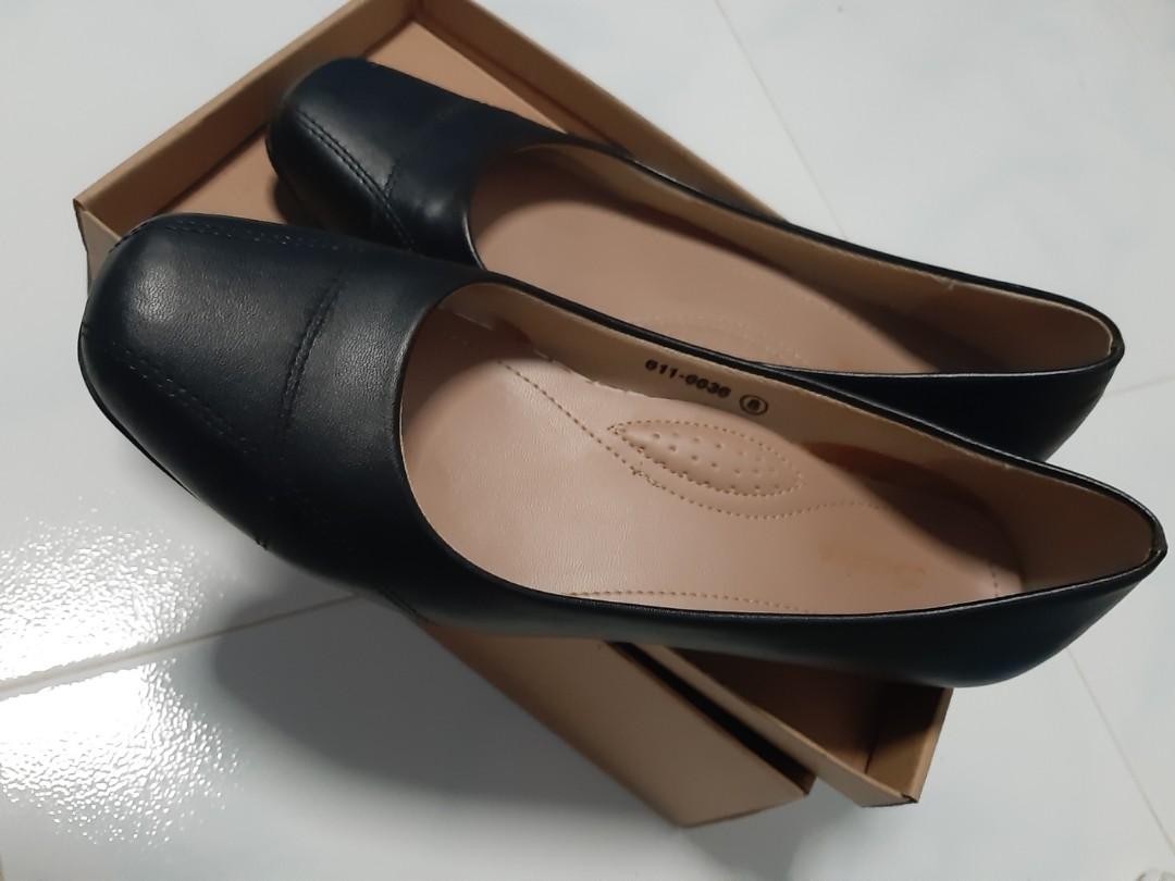 Black Shoes w 1 inch heel, Women's 