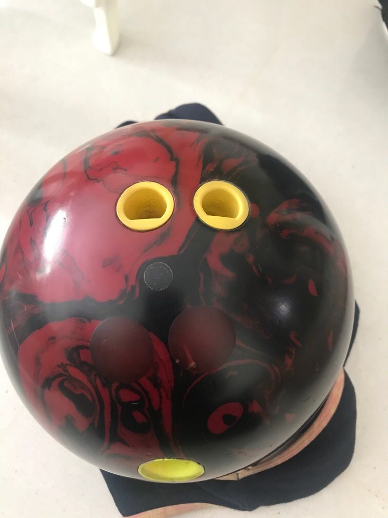 Jackal LE bowling ball, Sports Equipment, Sports & Games, Billiards & Bowling on Carousell