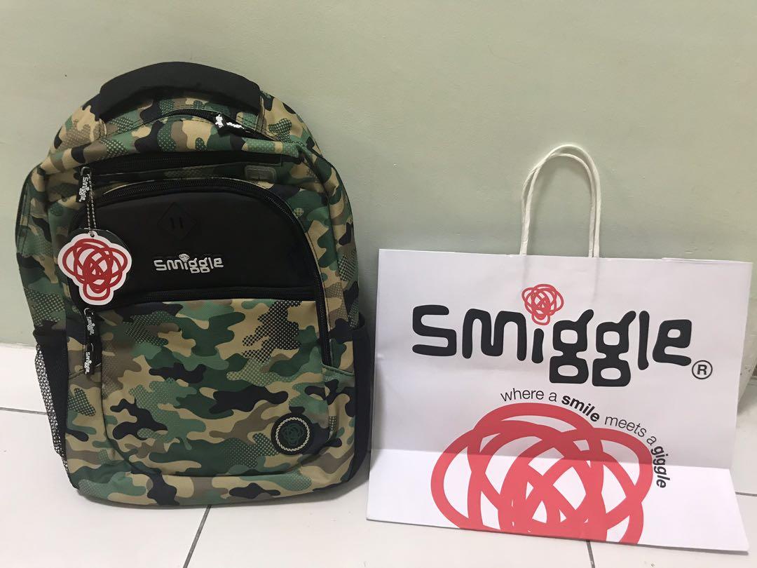 smiggle army bag
