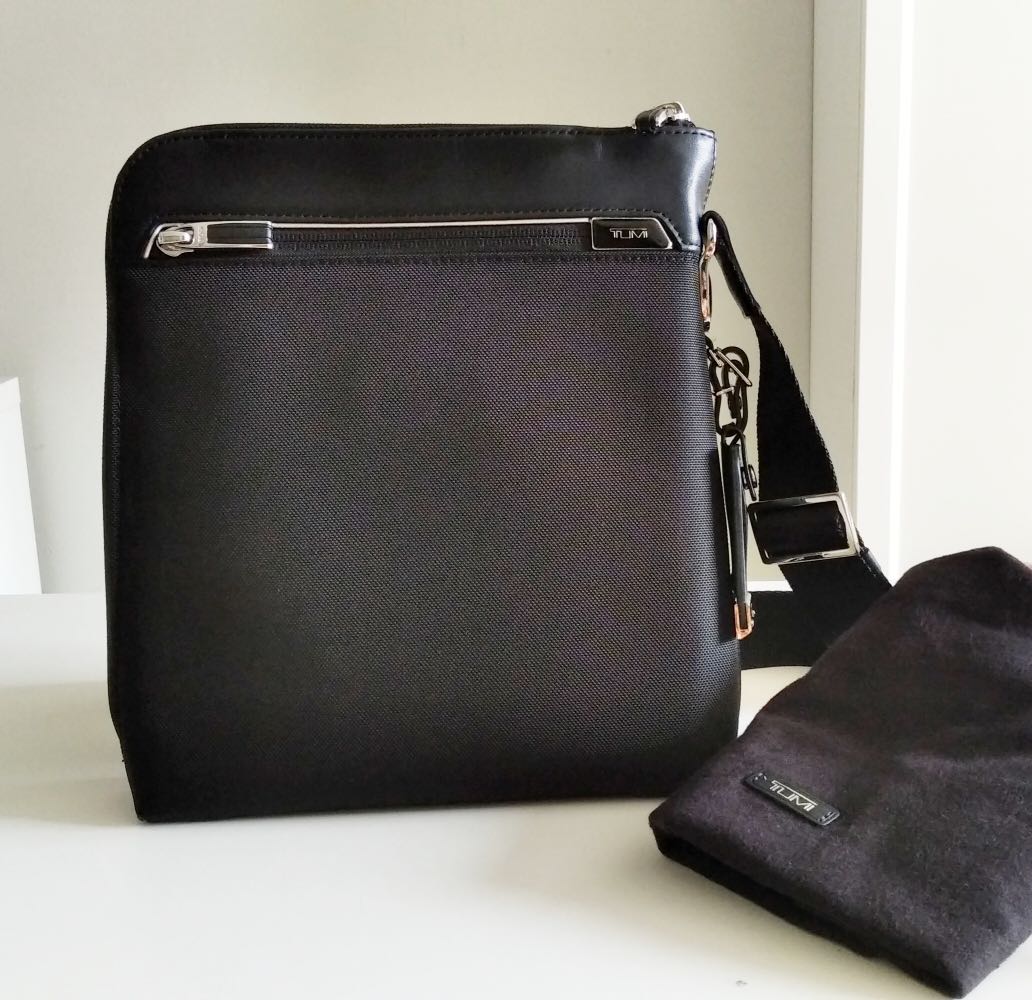 Tumi arrive owen best sale crossbody