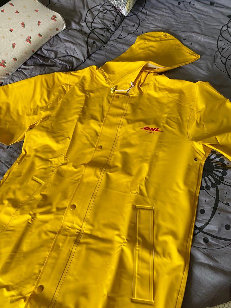 Vetements DHL Raincoat