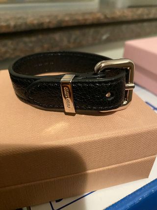Miu miu leather bracelet 真皮 手帶64211550452481110