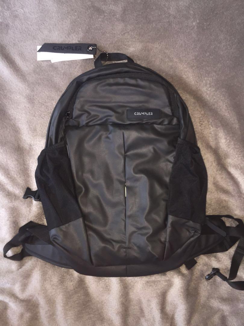 Crumpler zero border outlet
