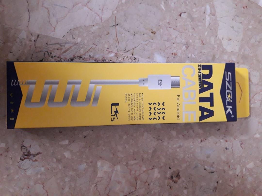 Data cable (Category: Networking) located in Singapore. Submitted by wee28 (Listing ID 270015771, Image 1). Description: 1 metre long USB to micro USB cable.