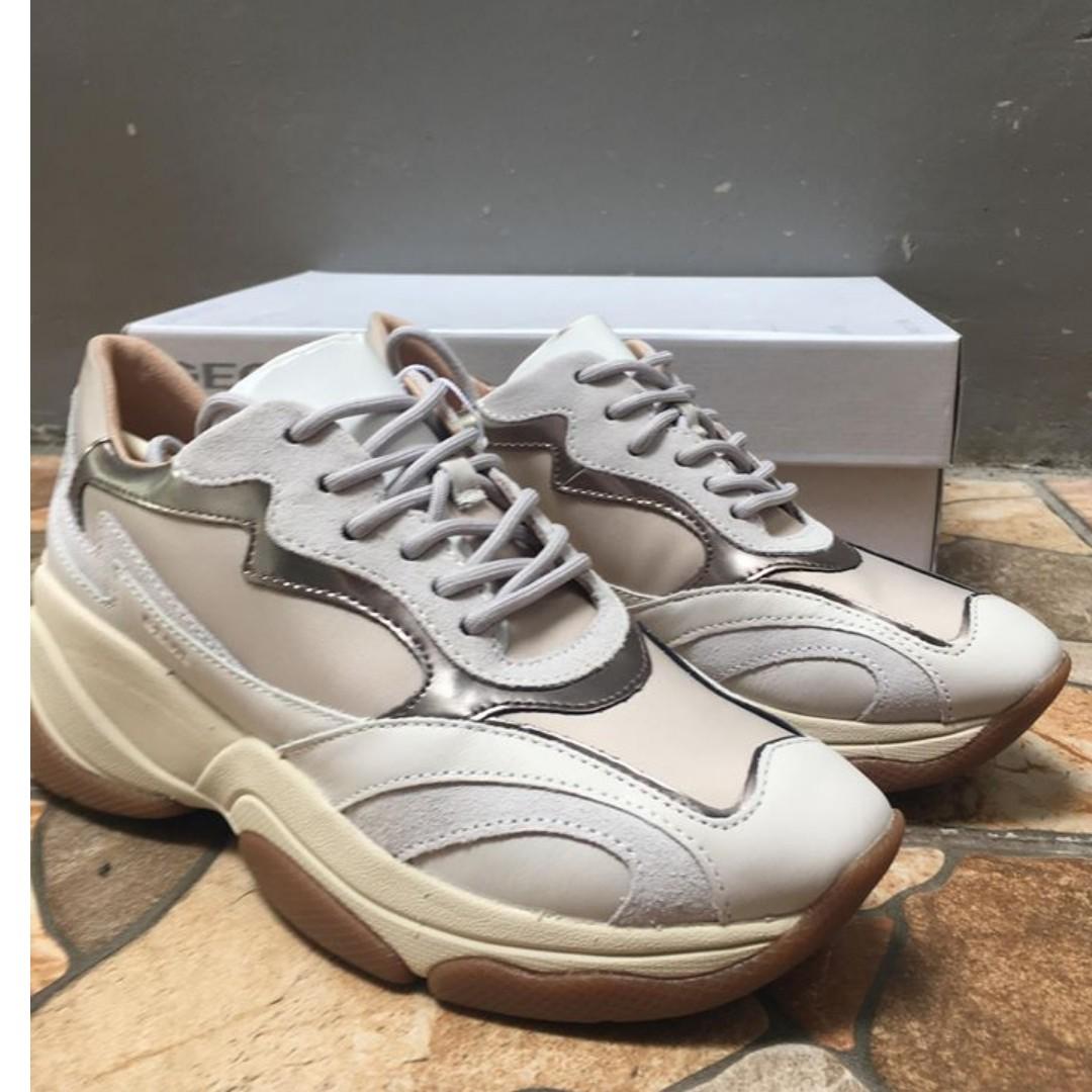 GEOX Kirya Woman Cream and Off White Original Women s Fashion
