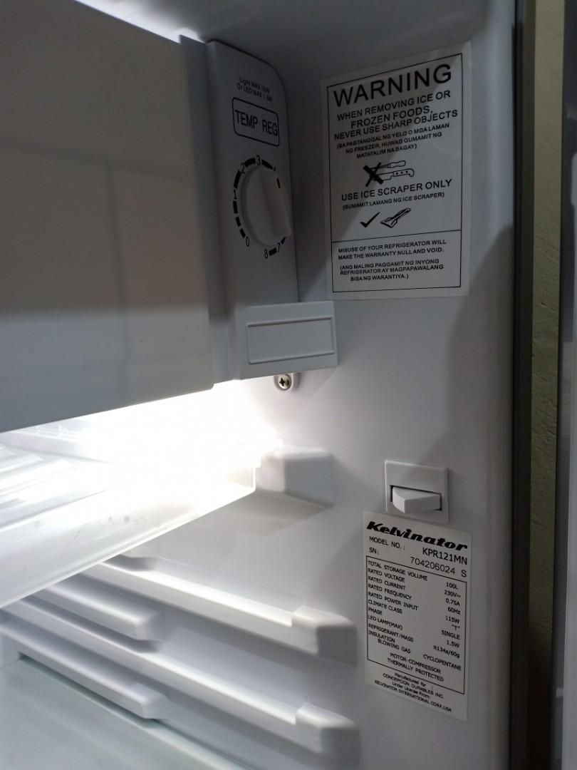 KELVINATOR PERSONAL REFRIGERATOR KPR122MN-R 4.3 CU. FT