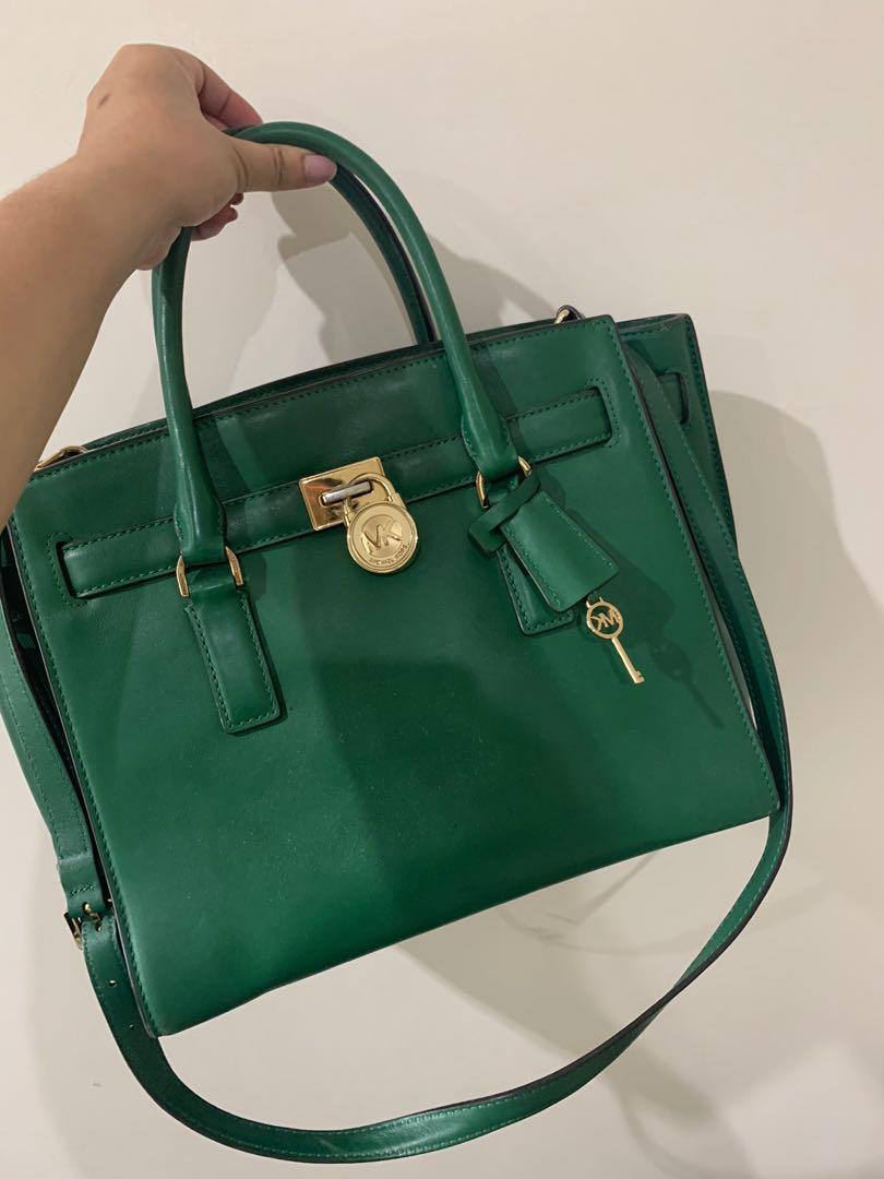 Authentic] Michael Kors Hamilton Traveler Large Green Leather Bag, Women's  Fashion, Bags & Wallets, Purses & Pouches on Carousell
