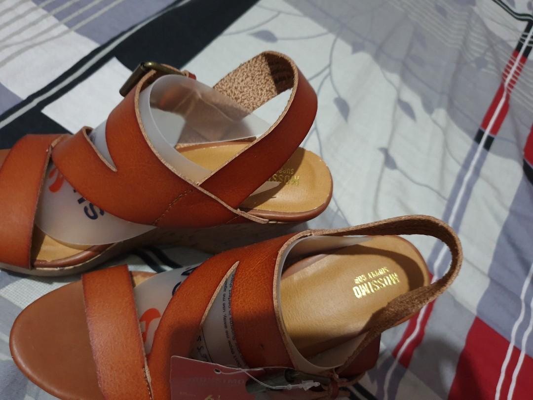 Mossimo wedges top