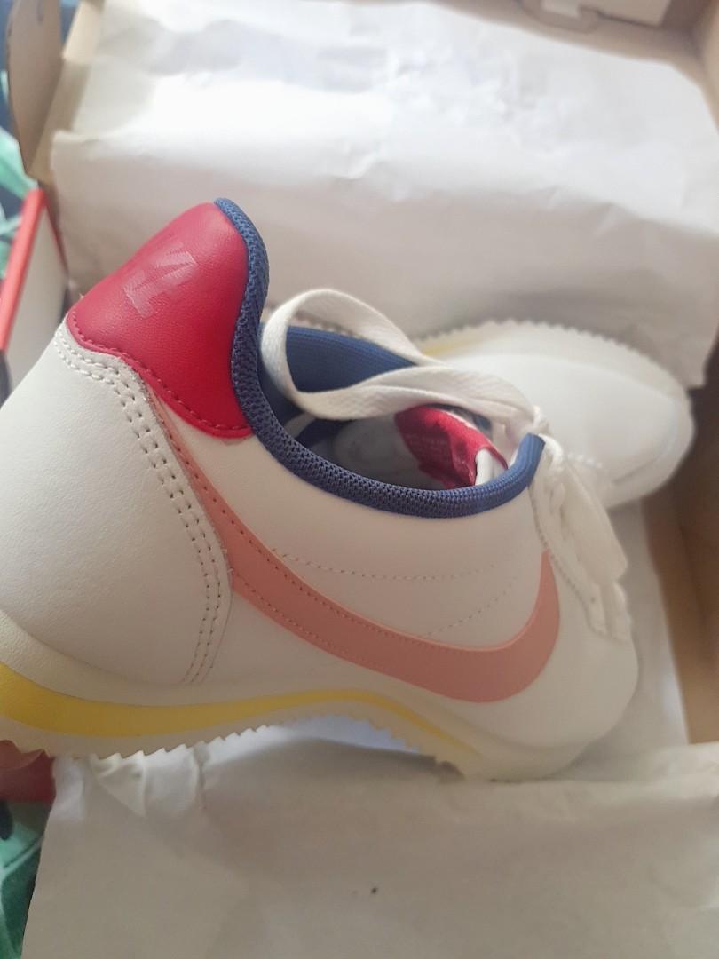 Nike cortez coral stardust best sale