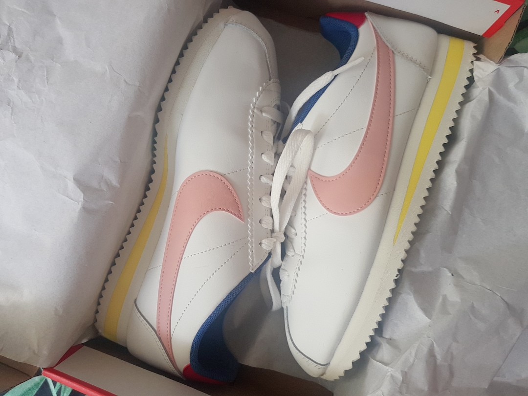 nike cortez coral stardust