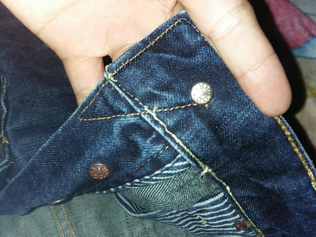RL (Category: Jeans) located in Sorsogon. Submitted by lumangbaol (Listing ID 269993225, Image 3). Description: RL Button Fly Size: 29 Good as new No issue 3500+sf.