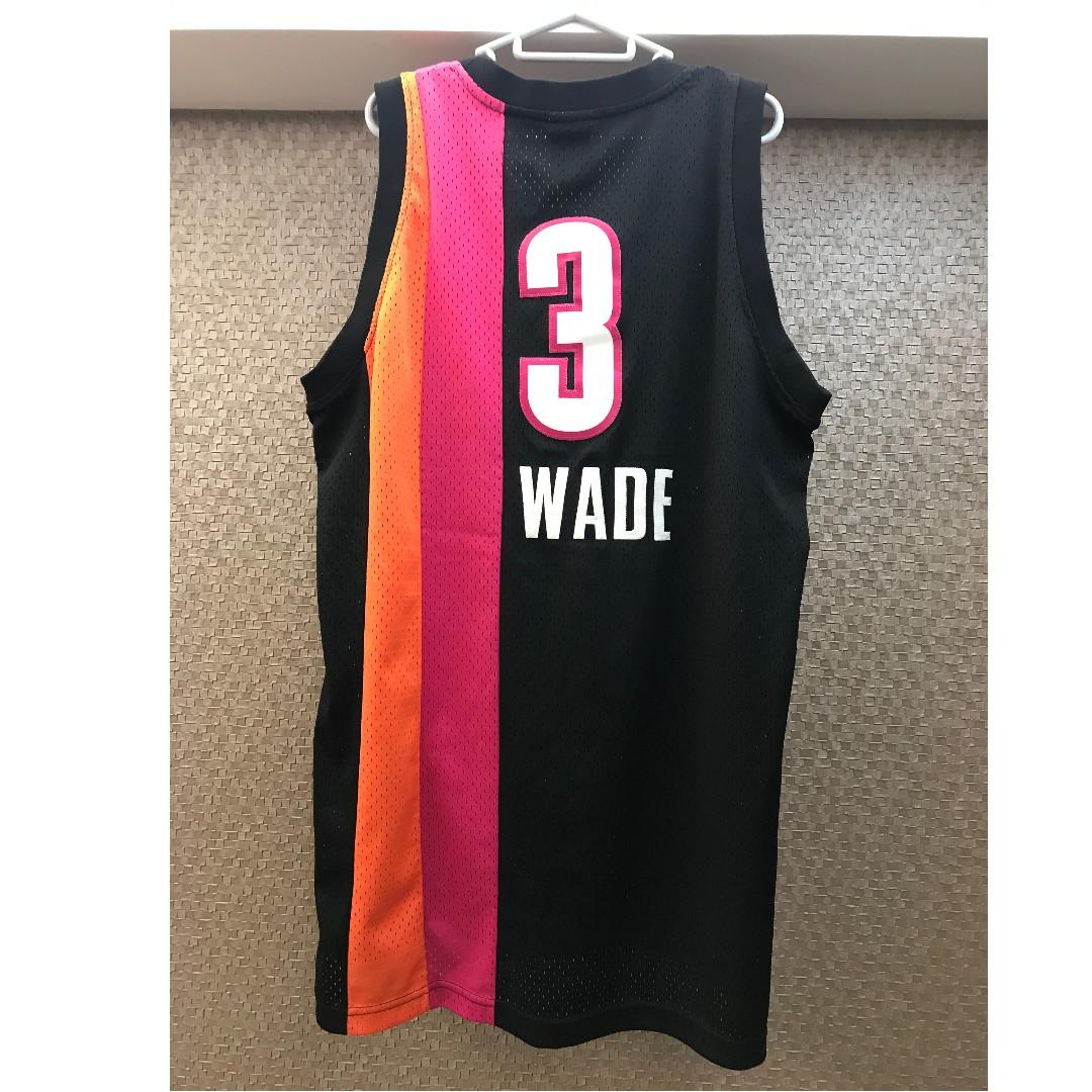 USED) #3 DWYANE WADE REEBOK MIAMI HEAT HARDWOOD CLASSICS HWC