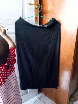 Rok Hitam Polos HnM