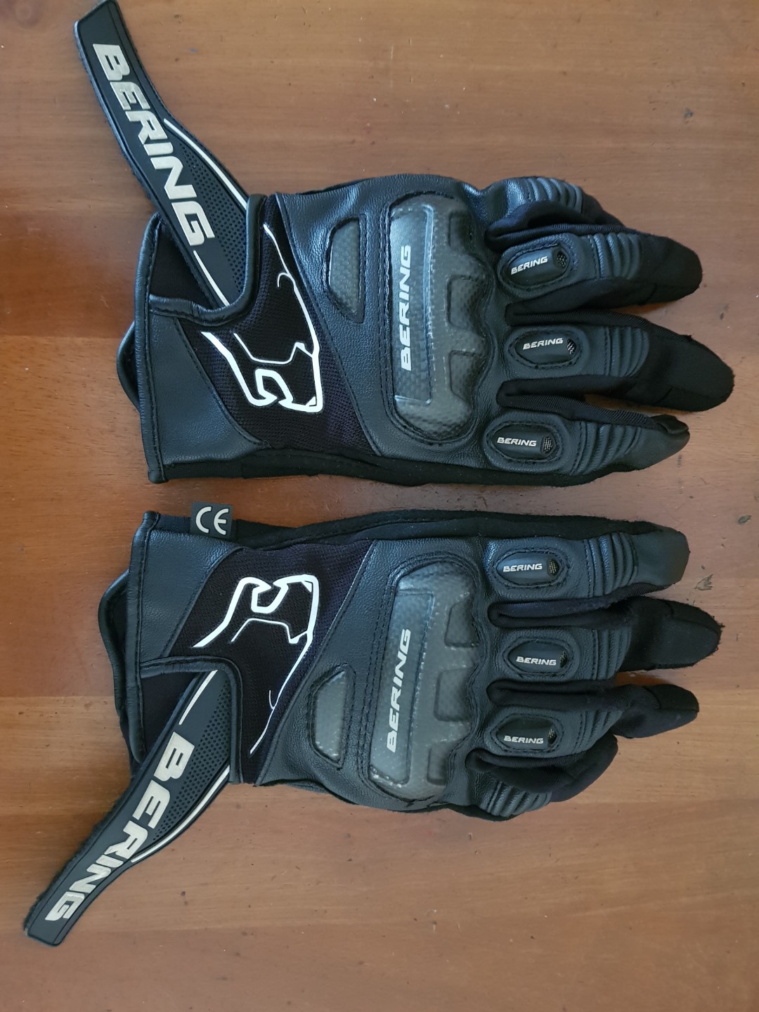 bering motorcycle gloves