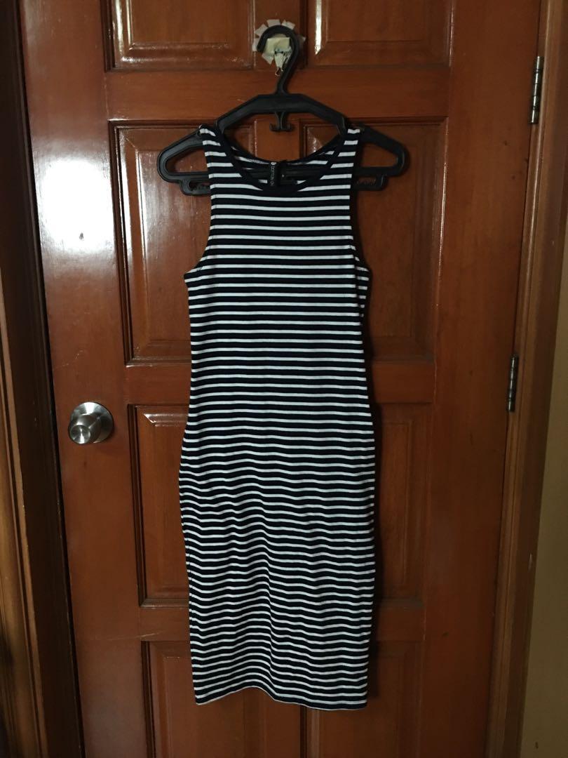 Cotton on long dress stripes (Category: Dresses) located in Quezon City. Submitted by mademdrn (Listing ID 270256989, Image 1). Description: .
