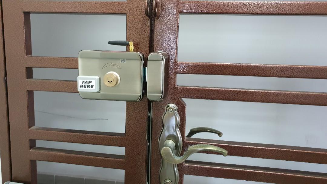 Gate door deals lock