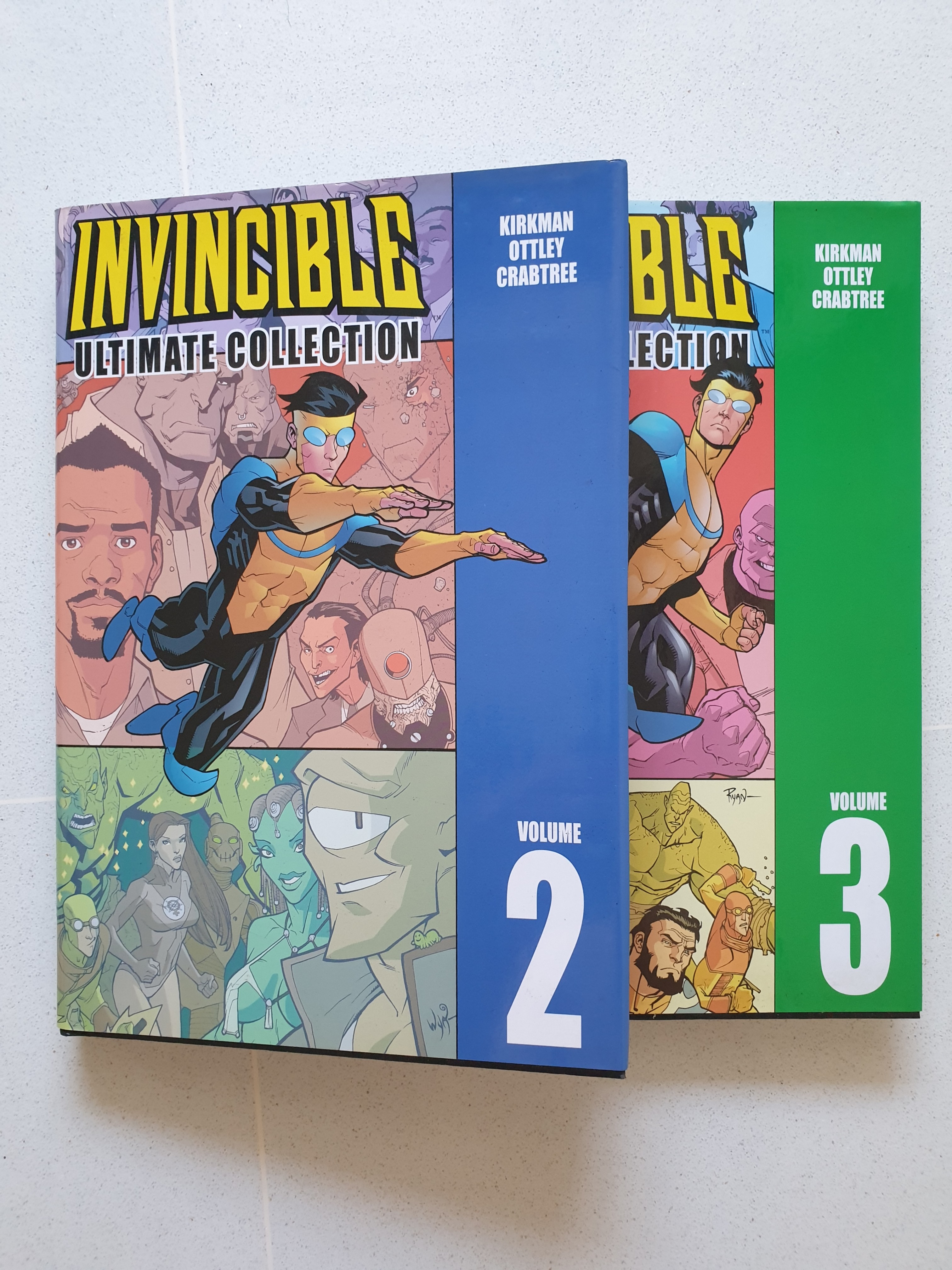 Invincible Comic Book TPB, Books & Stationery, Comics ...