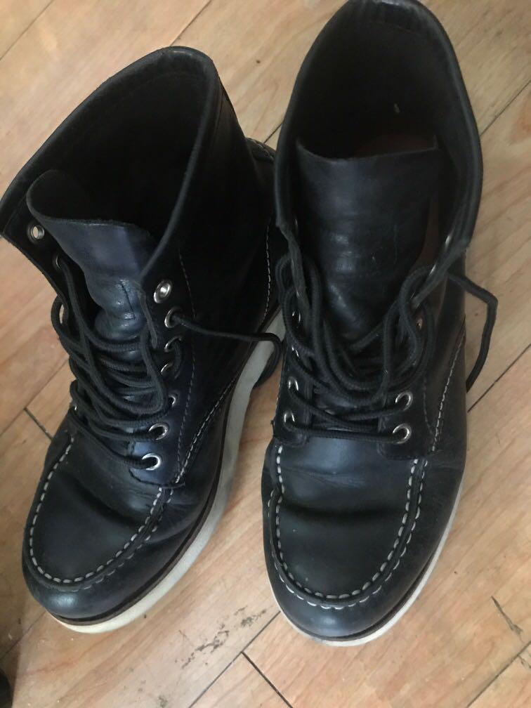 Jimmy Black moc toe boots (Category: Boots) located in Mandaluyong City. Submitted by dmponce (Listing ID 270180906, Image 1). Description: selling a used jimmy black moc toe boots us7, heal drag and creases. ty for looking.