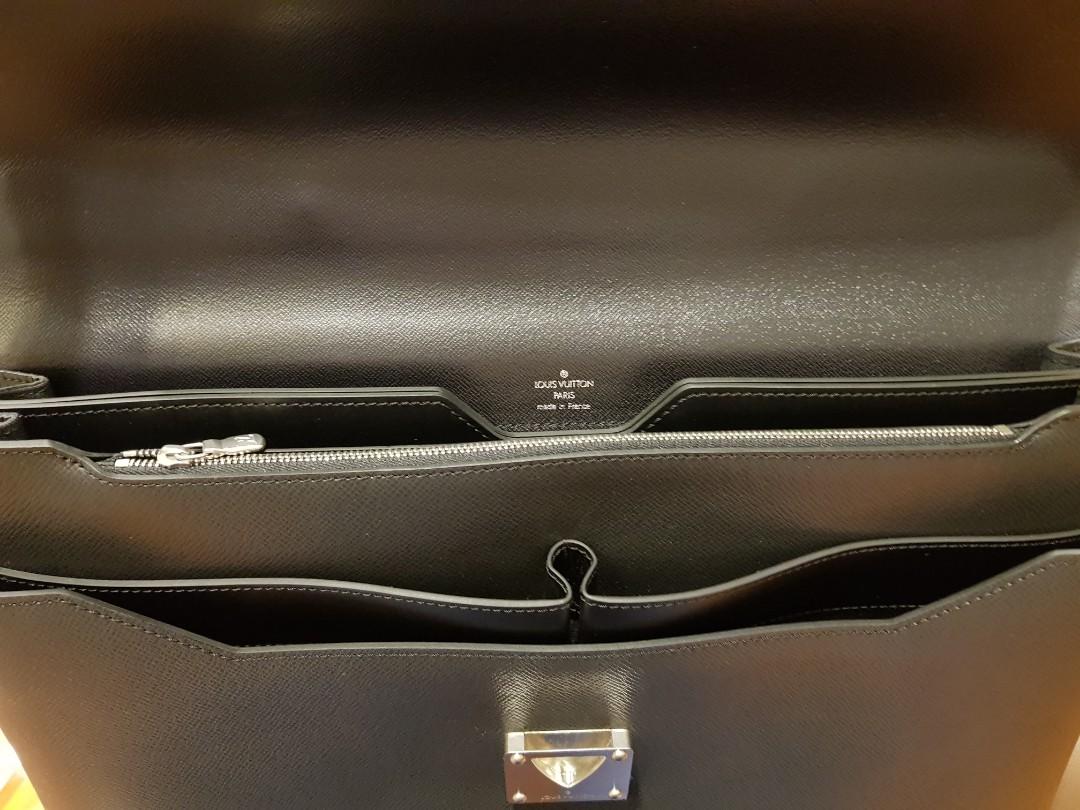 Louis Vuitton Taiga Leather Robusto Briefcase Bag M30591 Black 2021 in 2023