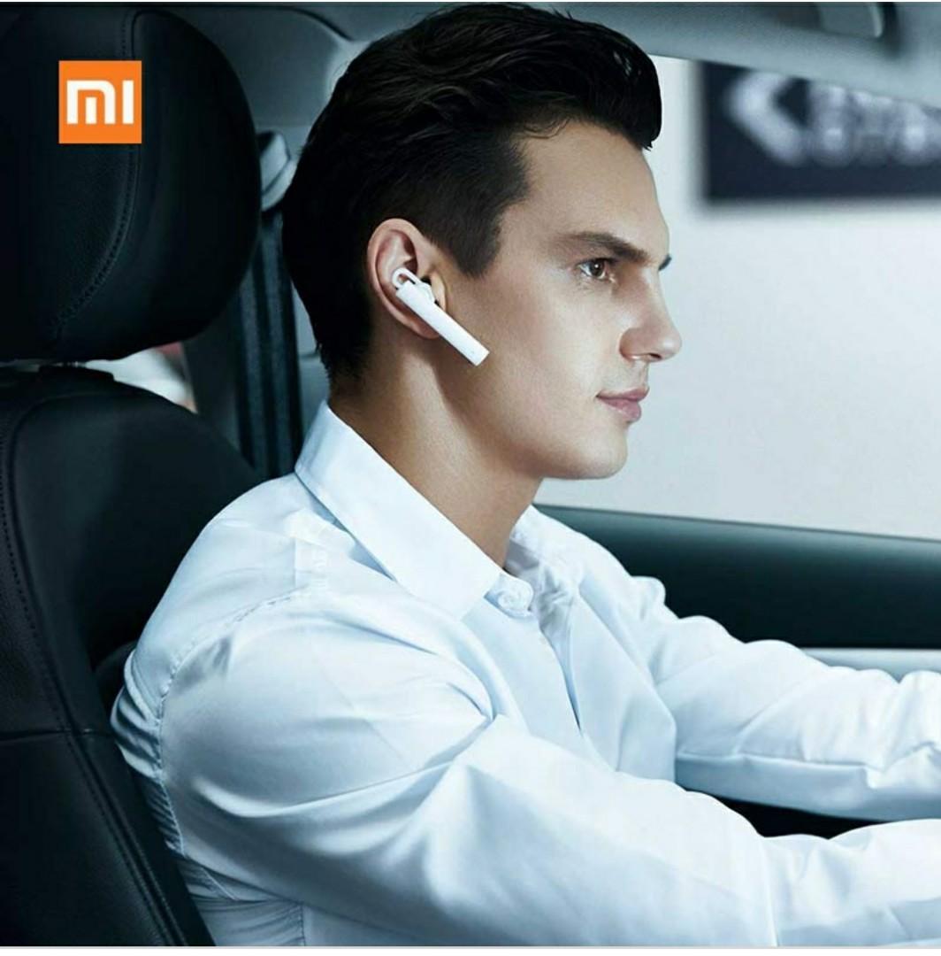 Mi Bluetooth headset Basic. $85 each （分類：其他手機）位於 Hong Kong。 由 feedmia2047 提交（商品編號 267214679，圖片 3）。簡介： Authentic Mi product. Brand new in original sealed packages 主要港鐵線各站交收 Pick up at most MTR stations including Tai Po and Central. 現貨供應～熱線：WhatsApp 9559 8102. To purchase please WhatsApp 9559 8102 Prices fixed and non-negotiable. 切勿議價！。