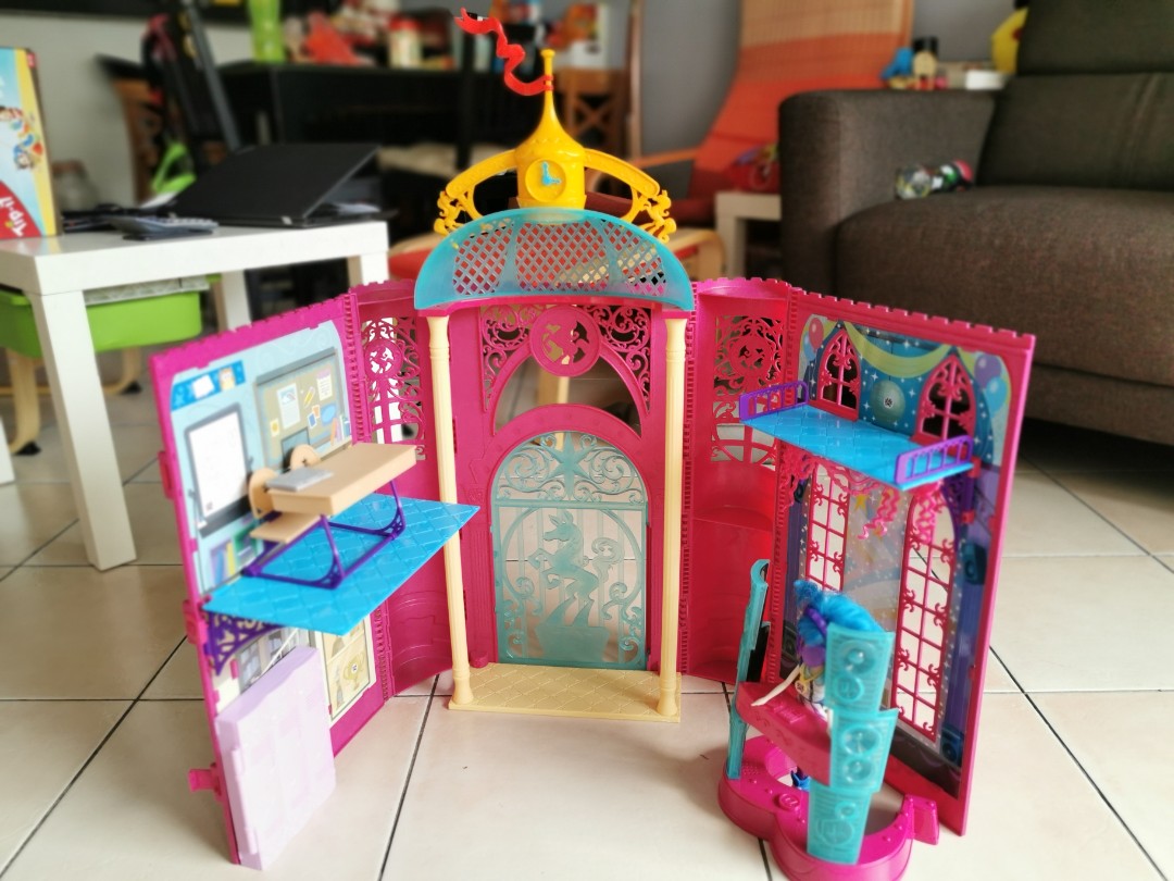 My Little Pony Equestria Girls Canterlot High School Playset