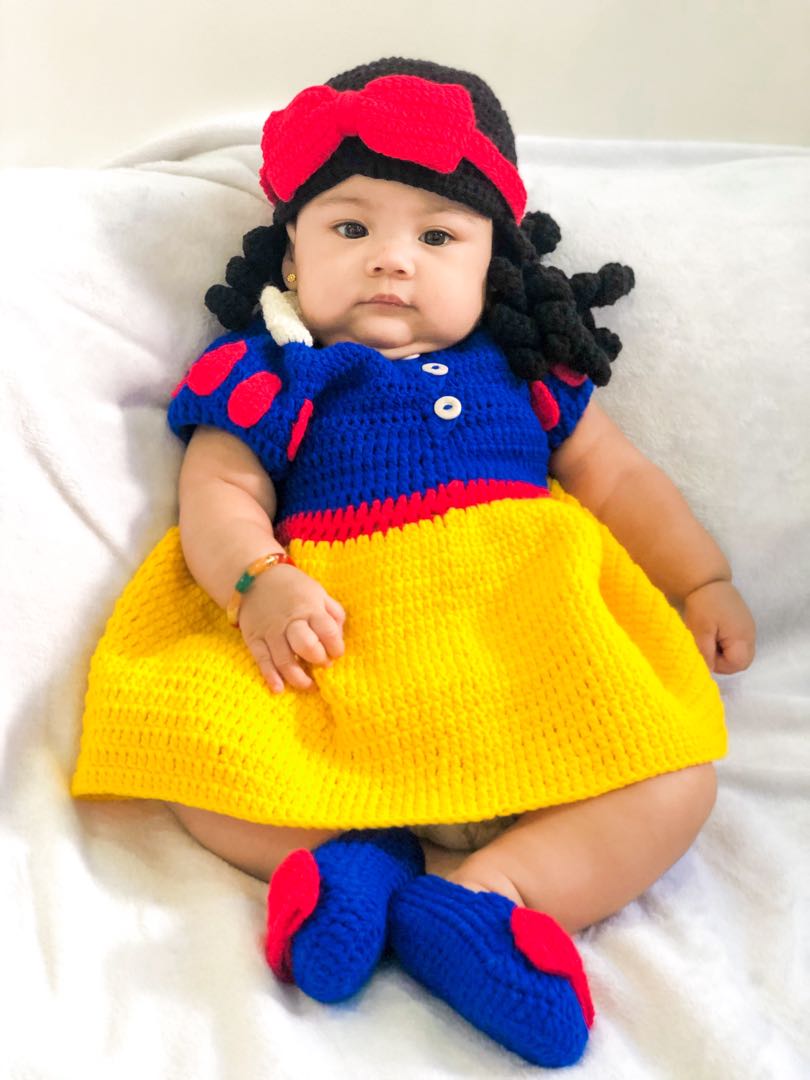 Snow white sales crochet baby outfit