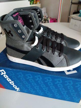 Reebok high top size 37
