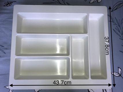 Cutlery tray