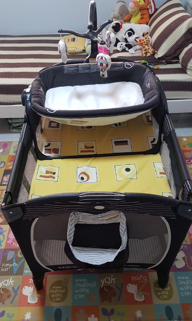 Graco's Pack 'n Play Playard Portable Napper & Changer, Babies & Kids ...