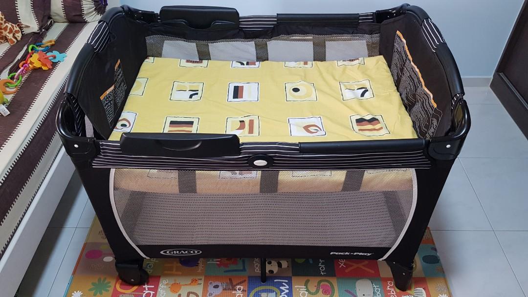 Graco's Pack 'n Play Playard Portable Napper & Changer, Babies & Kids ...