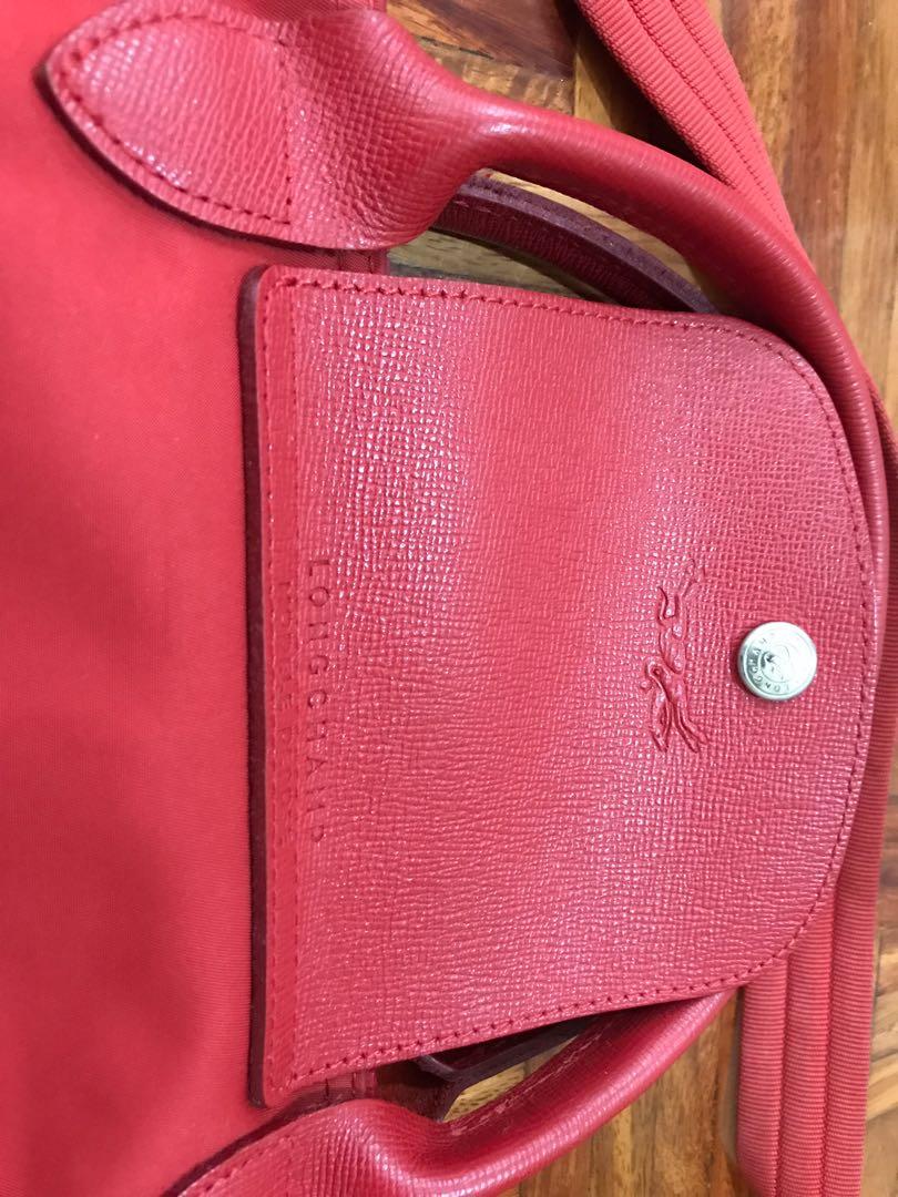 Preloved: Original Longchamp body bag (Category: Luxury Bags & Wallets) located in Manila. Submitted by irockmysocks_ogee (Listing ID 270331798, Image 3). Description: .