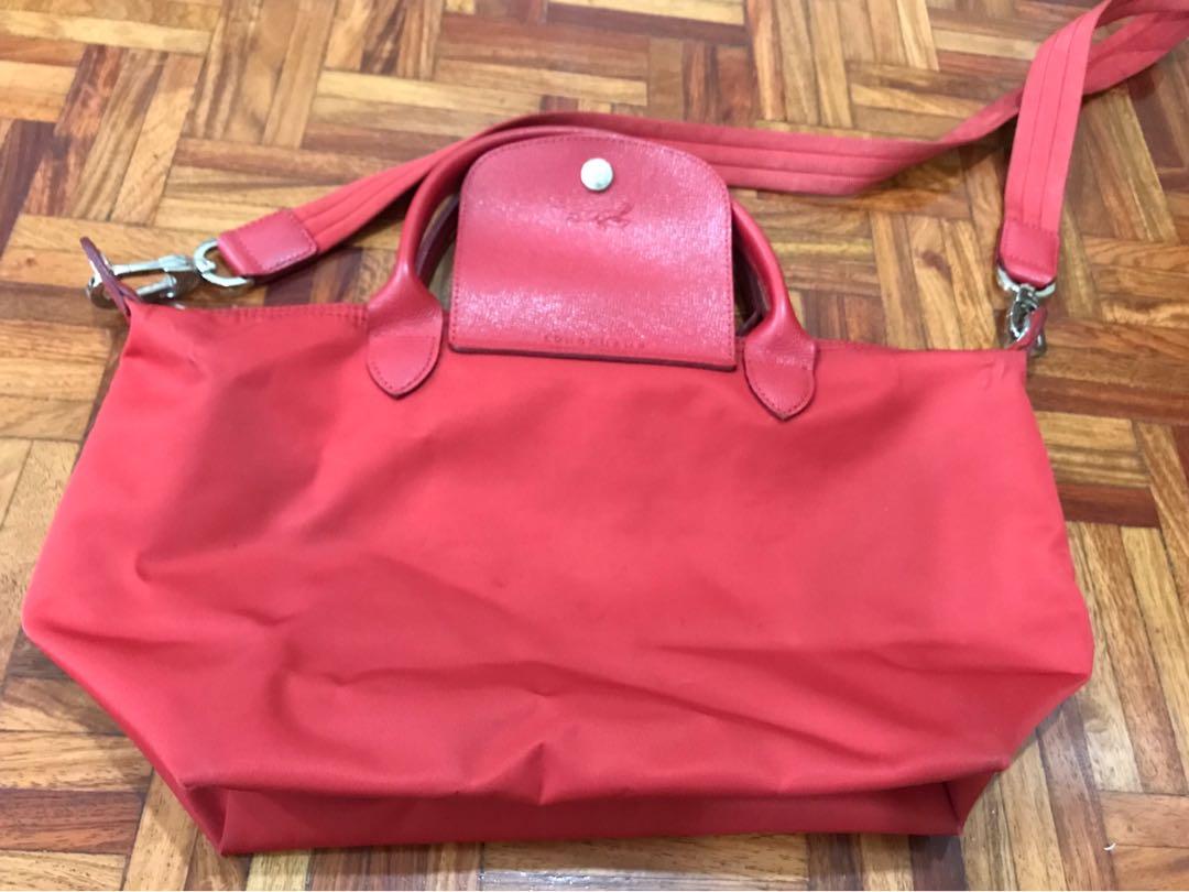Preloved: Original Longchamp body bag (Category: Luxury Bags & Wallets) located in Manila. Submitted by irockmysocks_ogee (Listing ID 270331798, Image 2). Description: .