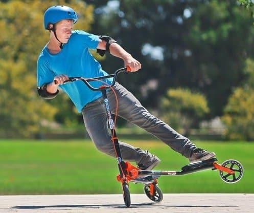 Speeder Swing Scooter Adjustable 3 Wheels Foldable Wiggle Scooter