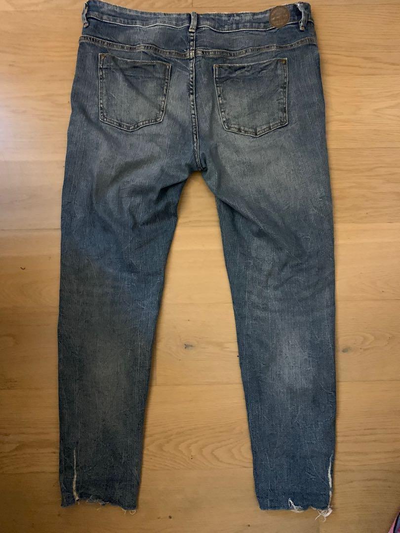 ZARA Basic Denim （分類：外套及戶外衣服）位於 Hong Kong。 由 beibei000 提交（商品編號 270338646，圖片 3）。簡介： ZARA Basic Z1975 Denim 只穿過3次 Size: USA 10。