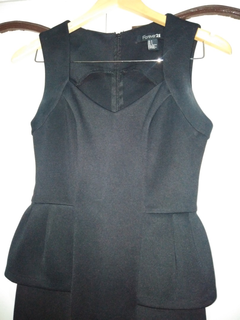 Black Forever 21 Dress (Category: Dresses) located in Las Pinas. Submitted by kdth_ (Listing ID 270561330, Image 3). Description: Thick, quality material Forever 21 Pre loved See photos for details Shipping: Php 60 within Metro Manila.