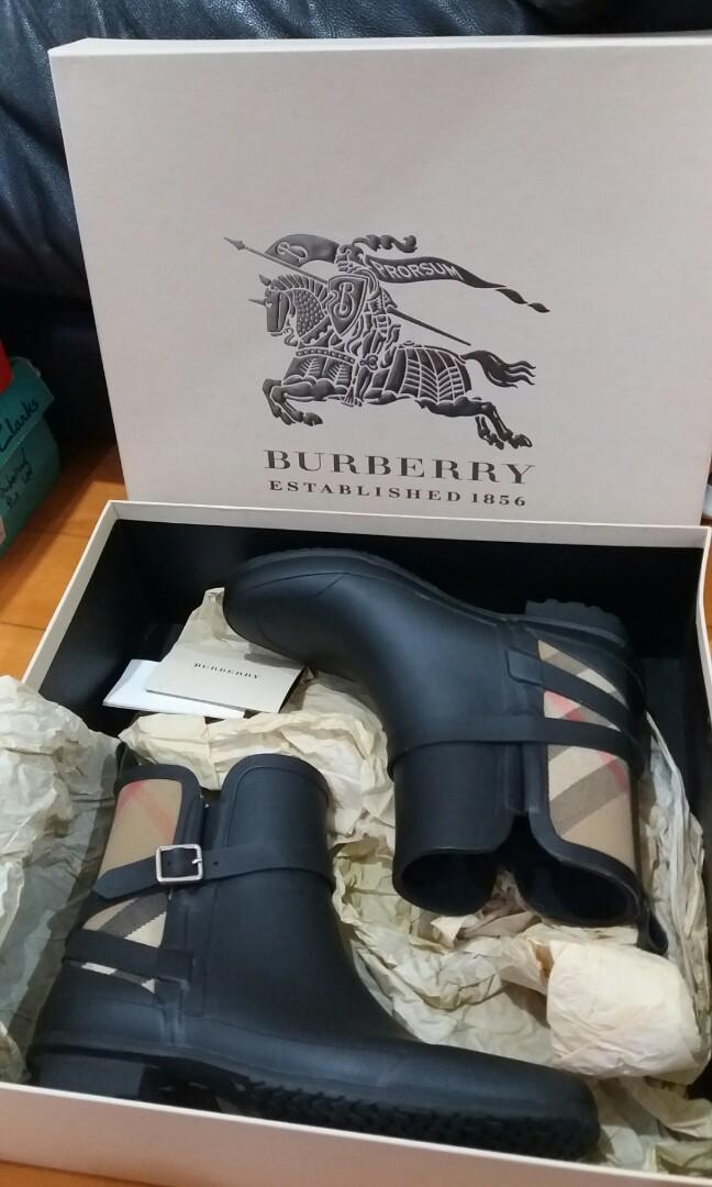 burberry female boots